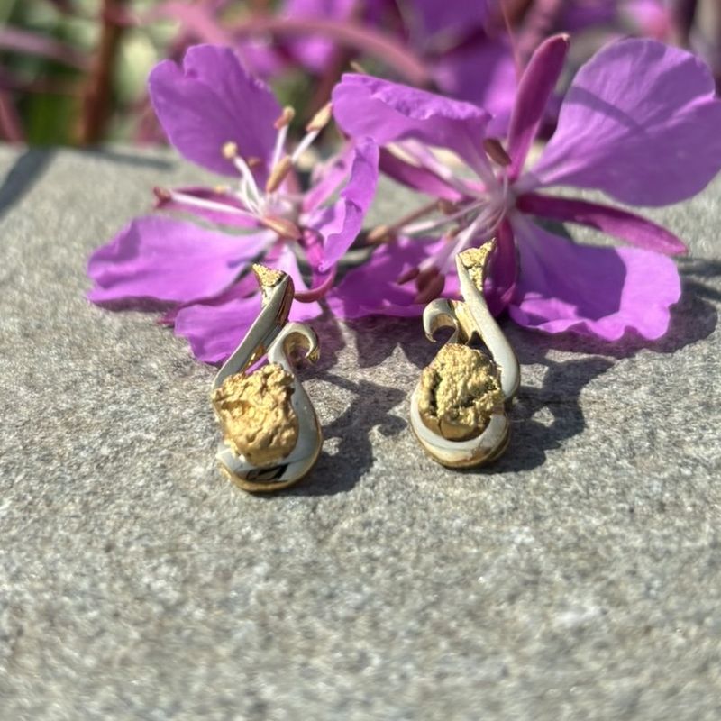 14K Gold Nugget Swirl Earrings