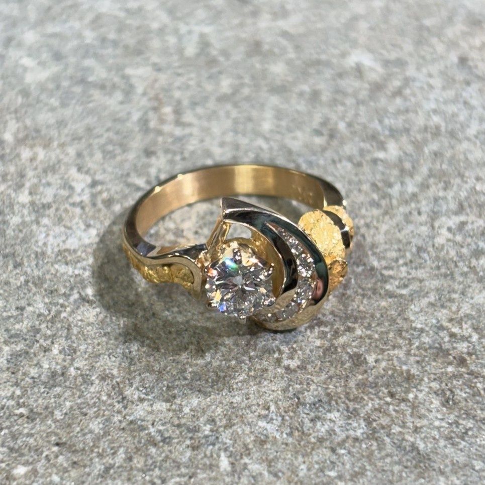 14k Diamond and Nugget Swoop Ring
