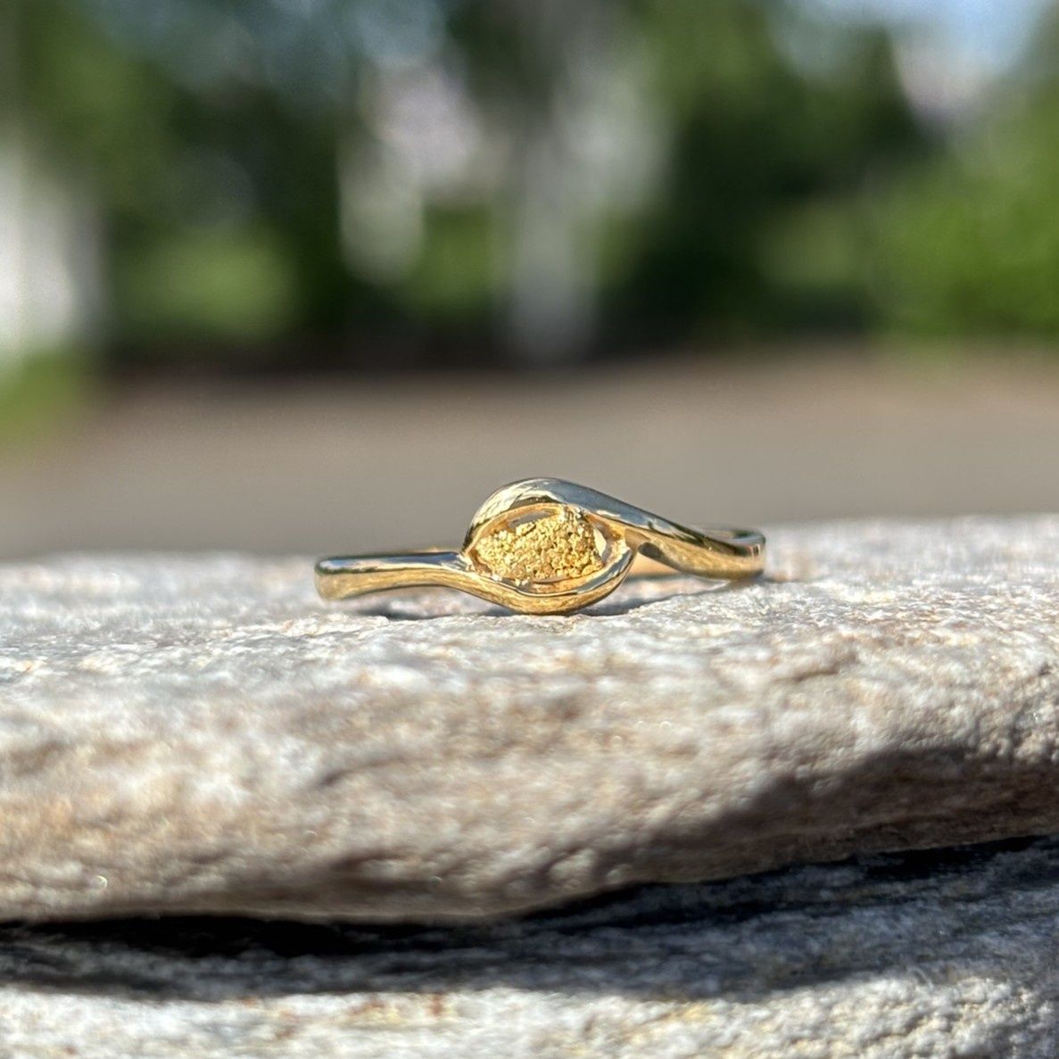 14k Single Nugget Ring