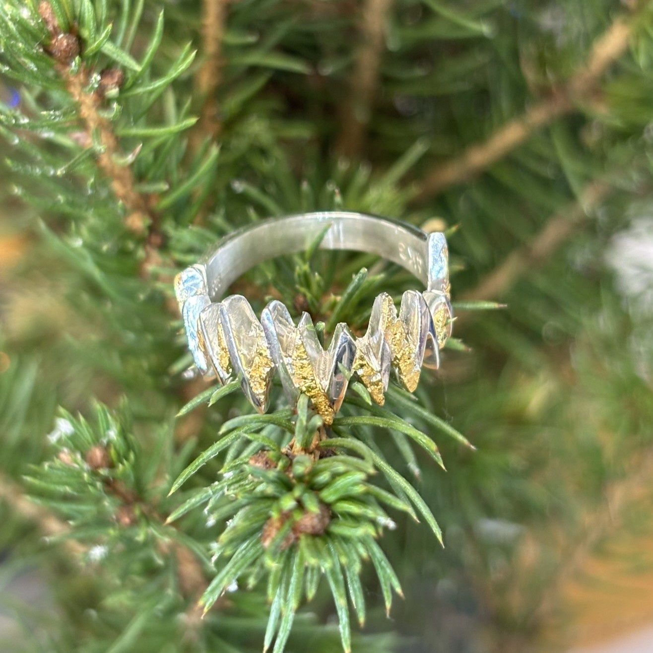 14k Jagged Peaks Ring