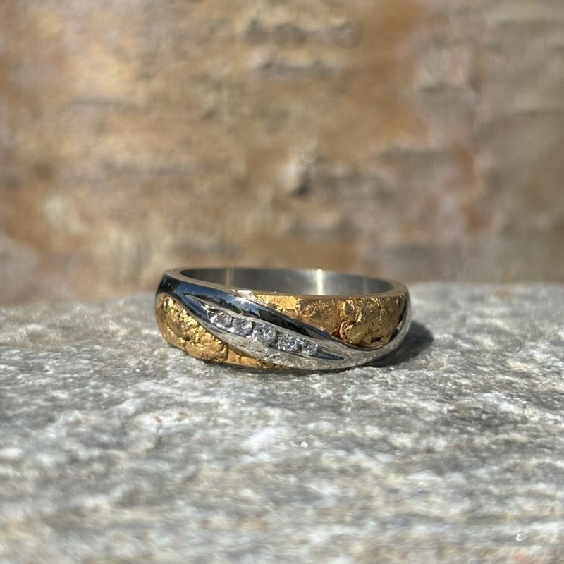 14k Golden Divide Ring