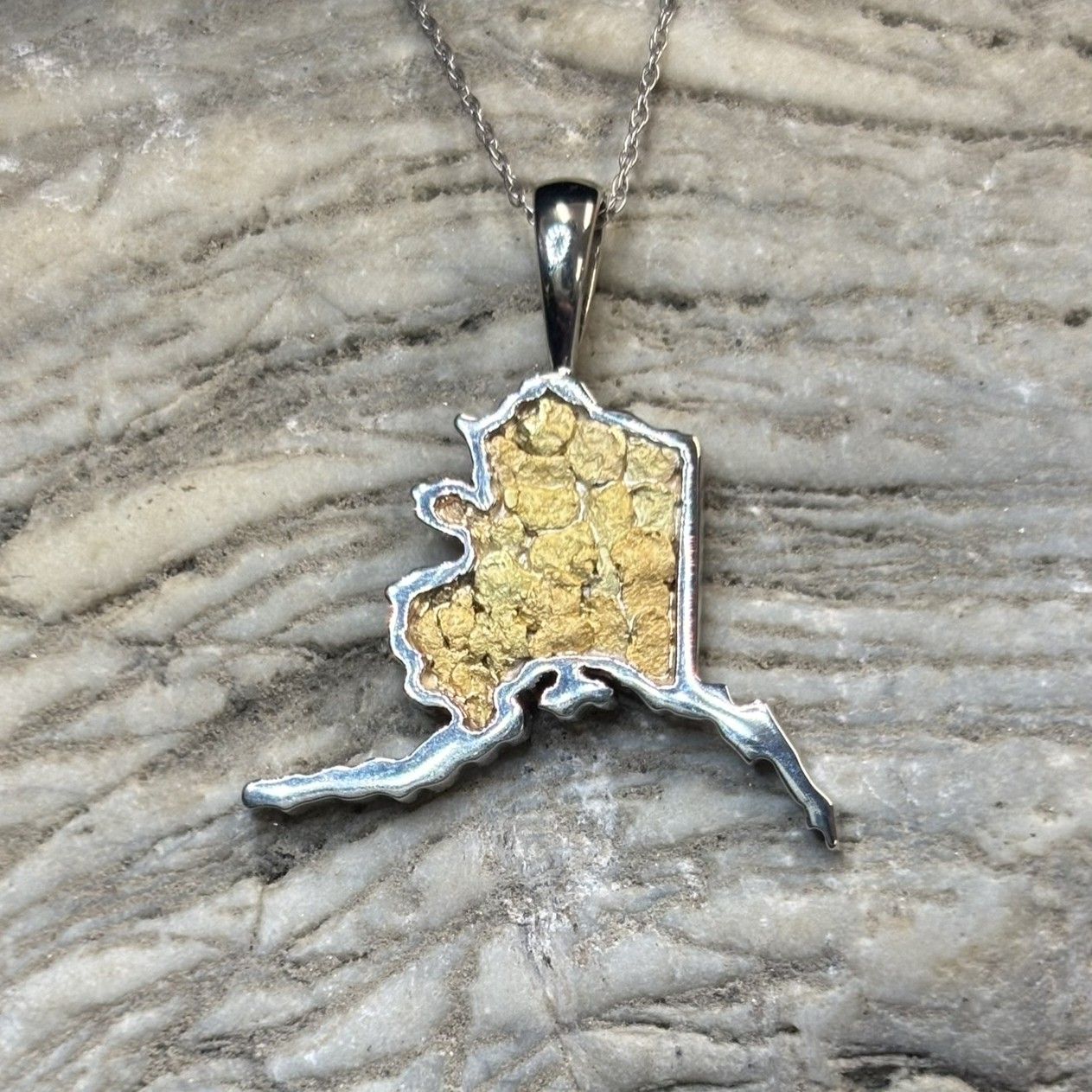 14k White Gold Alaska with Nuggets - 24mm