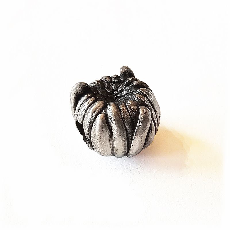 CHRYSANTHEMUM BUD