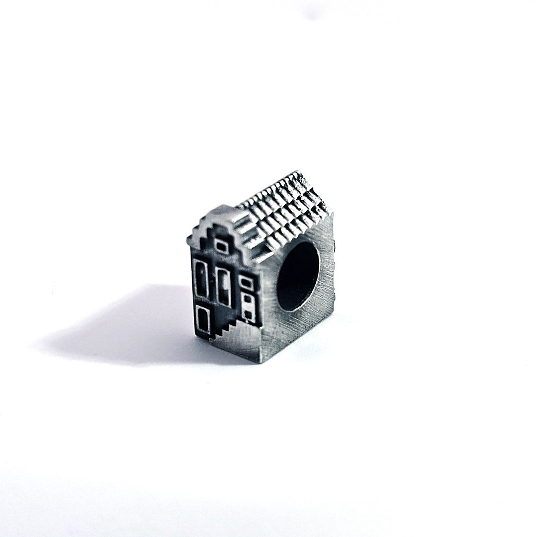 DUTCH HOUSE WITH ROSES