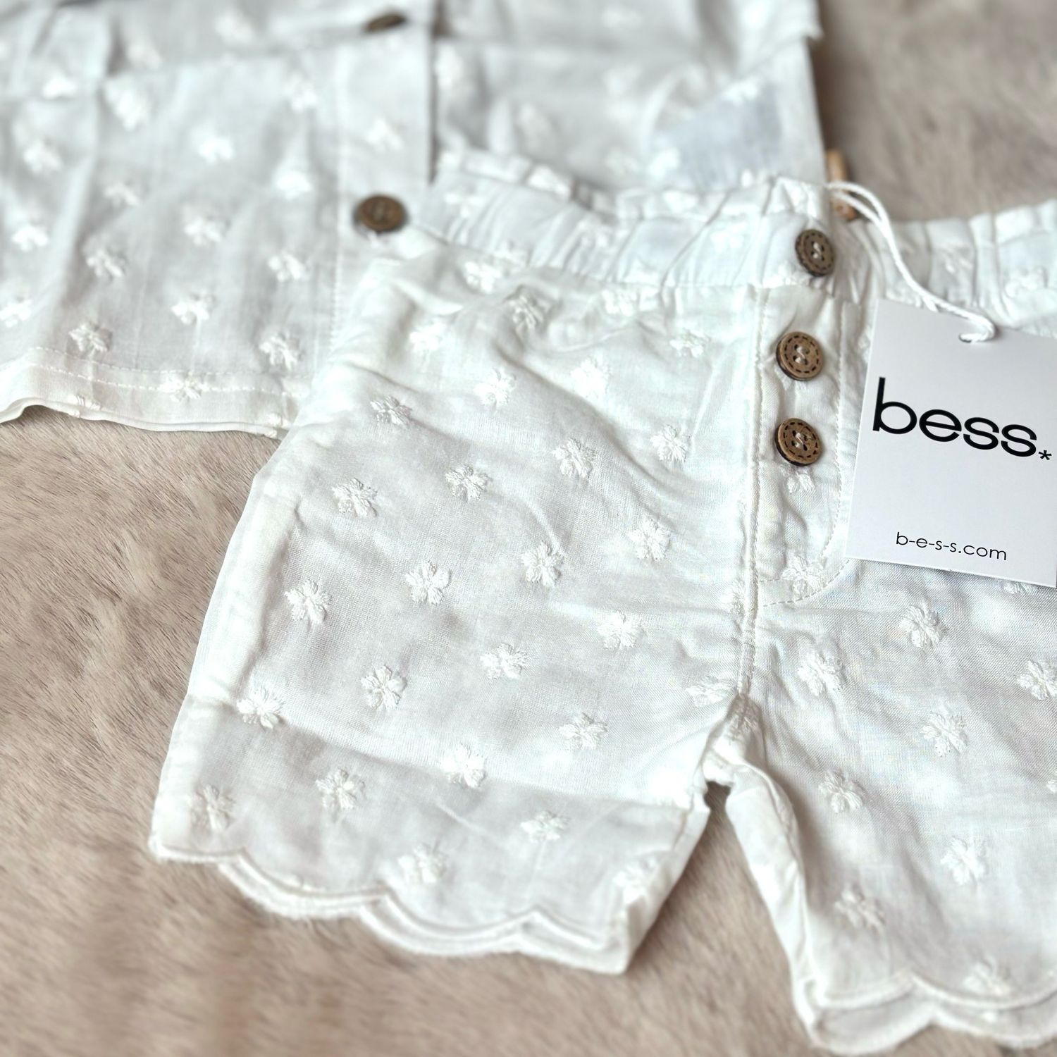 Shorts broderie
