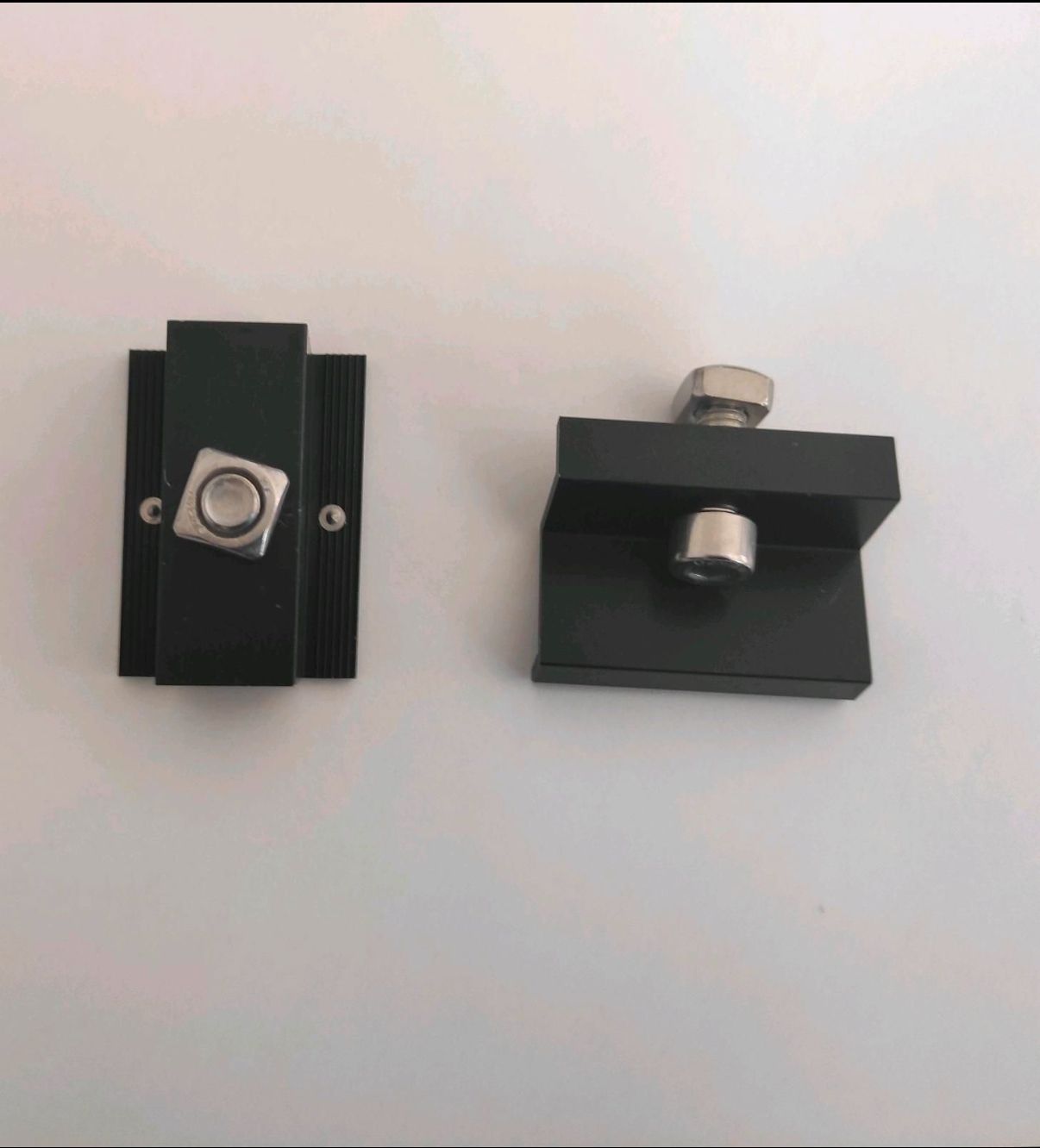 Mittelklemmen und Endklemmen 30mm, 35mm inkl. Schrauben und Vierkantmuttern oder Nutenstein M8 nach Wahl