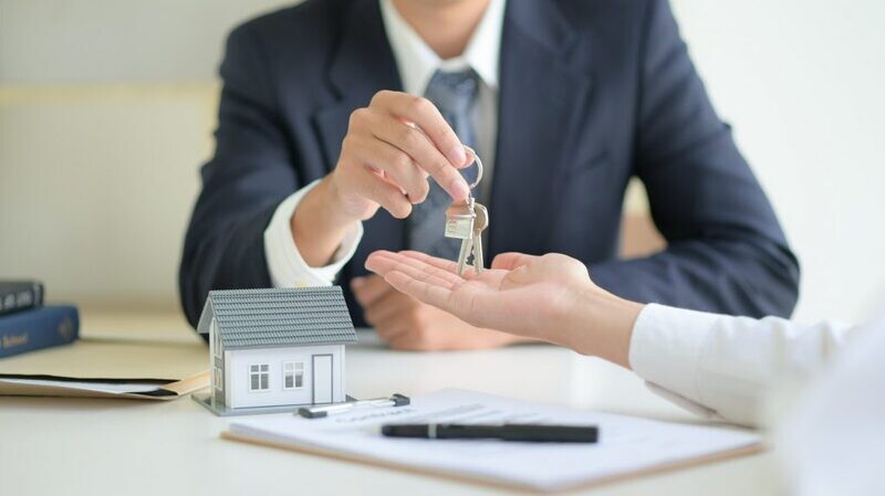 Estate Agents: Introduction and Legal Requirements Affecting the Accounting Course