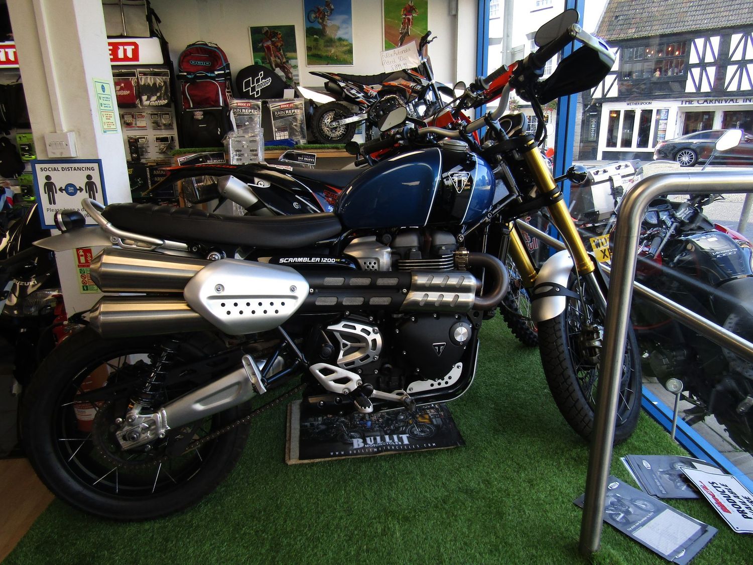 TRIUMPH SCRAMBLER 1200 XE