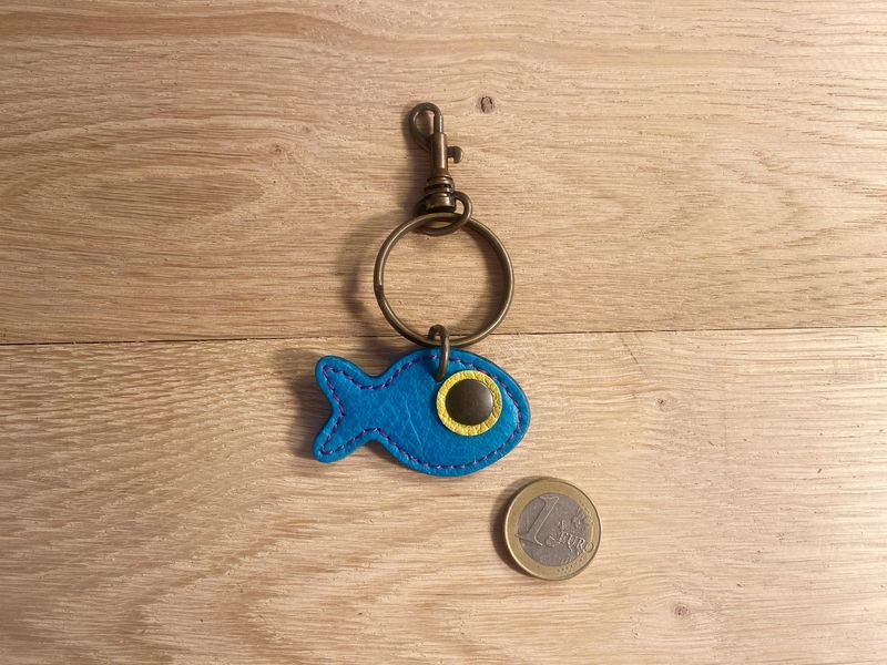 Porte-clefs poisson menthe, oeil jaune.