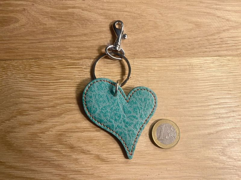 Porte-clefs coeur aqua.