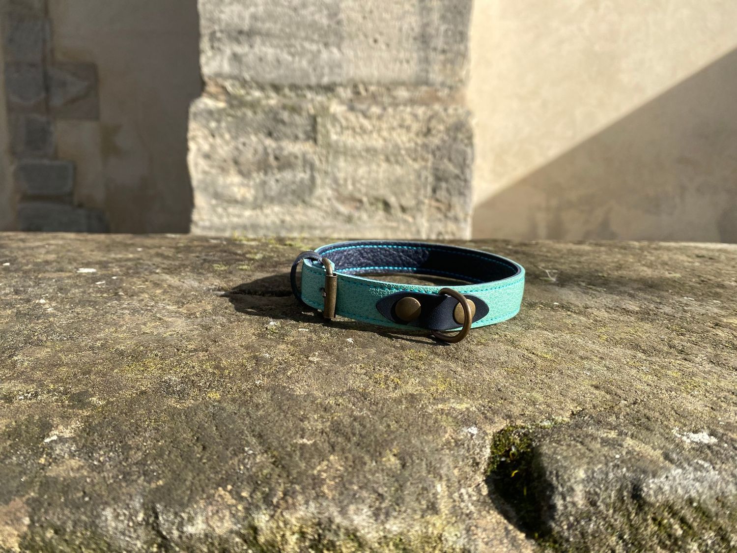 Collier buffle aqua et marine. Collier buffle aqua et marine.