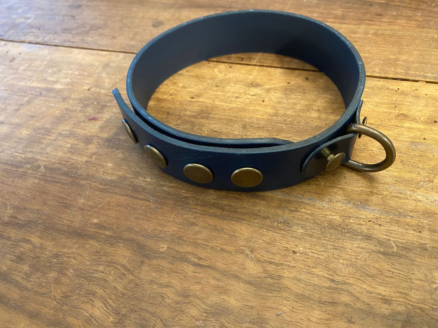 Collier vachette bleue Collier vachette bleue