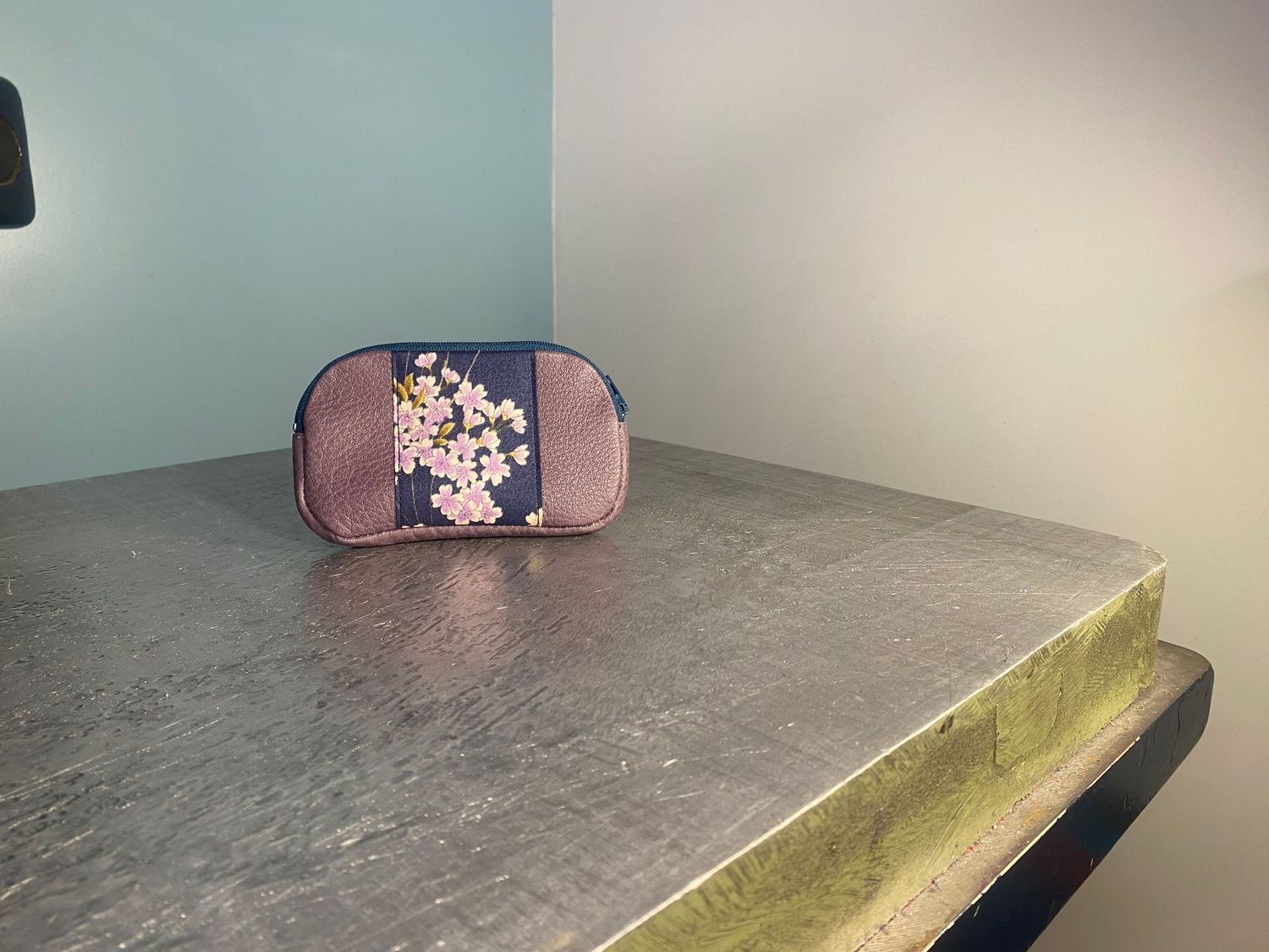 Roscoe mauve, tissu japonais. Roscoe mauve, tissu japonais.