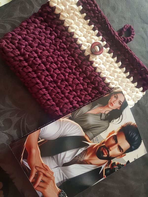 Lot Pochette + Livre " Ce qu'ils ont fait de moi "
