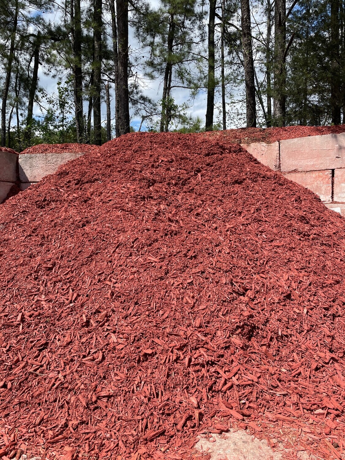 DYED RED Mulch (Bulk cu. yd)