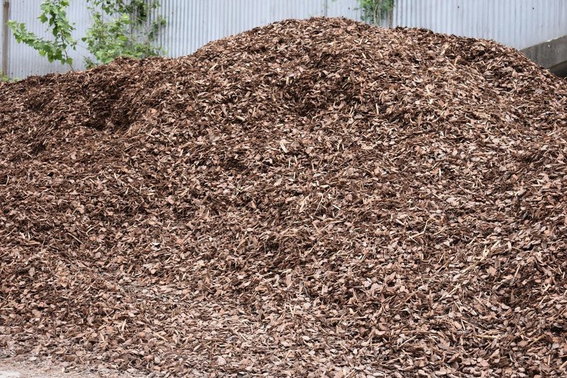 Pine Bark MINI Nugget Mulch (Bulk per cu. yd)