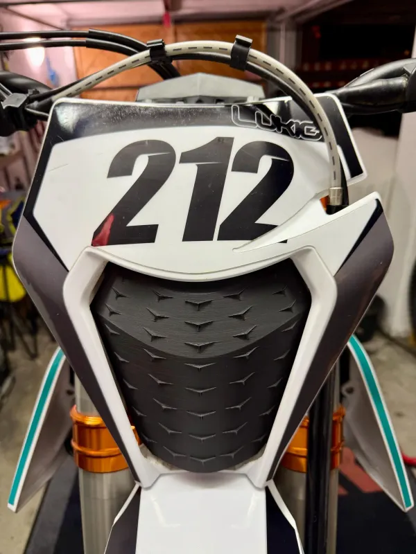 MP30 Scheinwerfer Blende schwarz/Stern-Muster passend für KTM 2024-