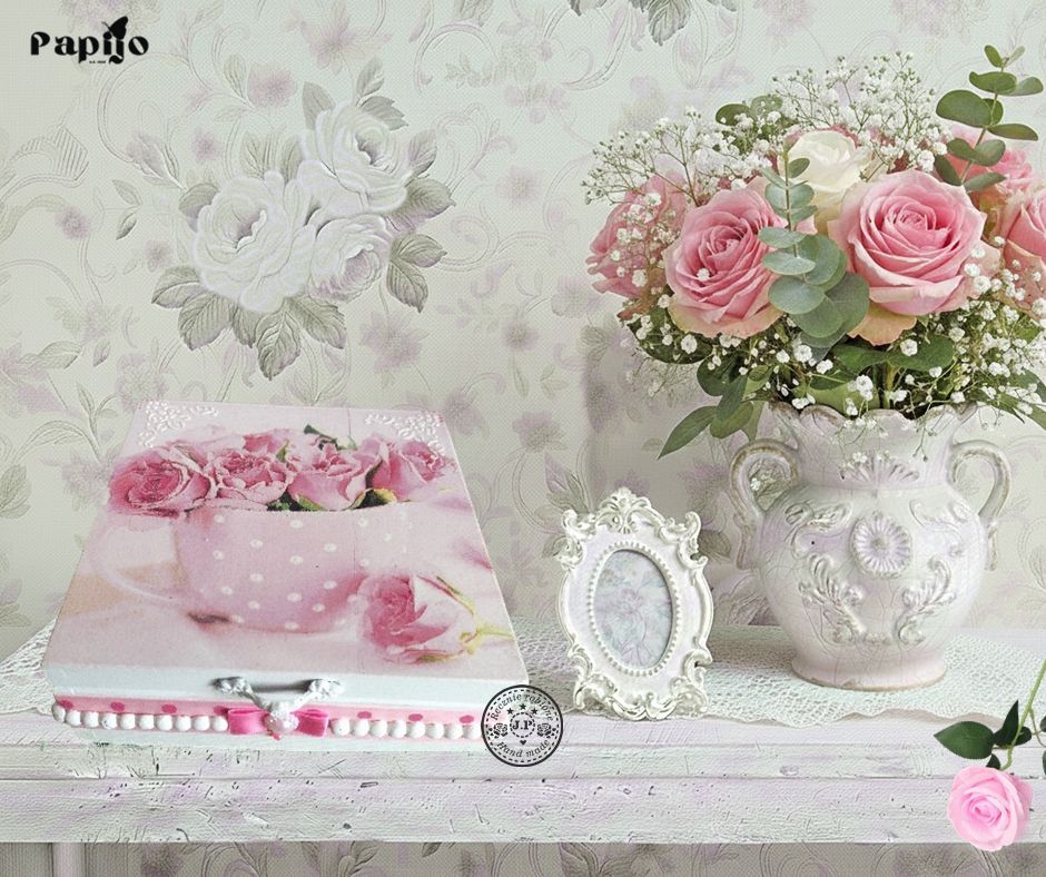 Szkatułka - filiżanka z różami