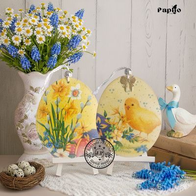 Drewniana zawieszka z kurczaczkiem