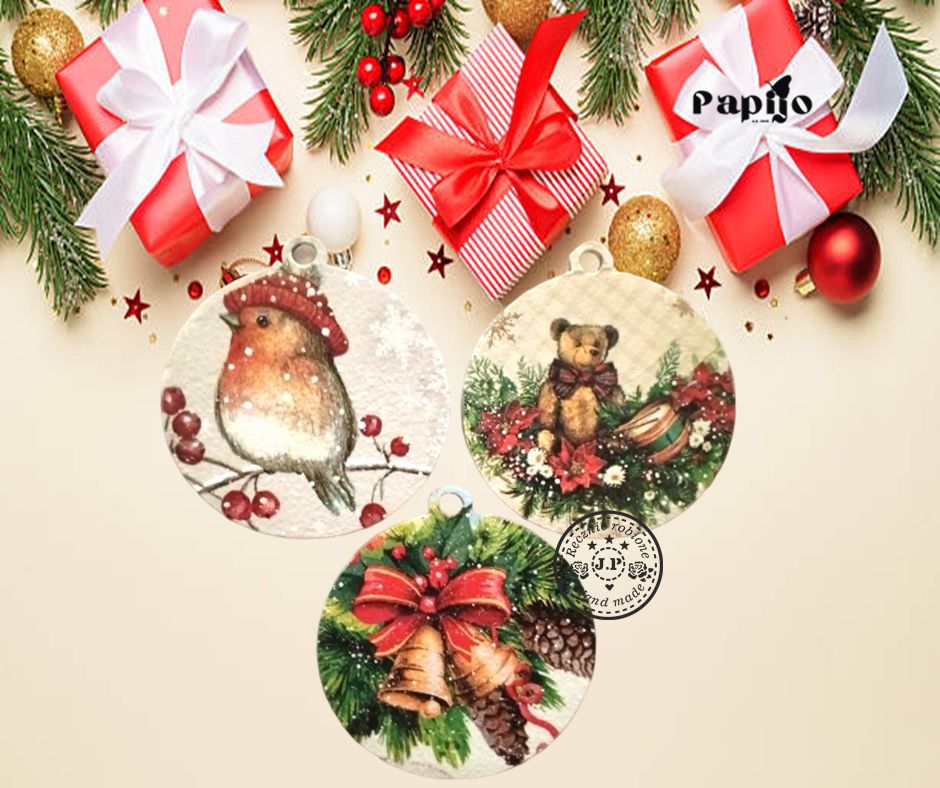 Drewniane zawieszki z różnymi motywami