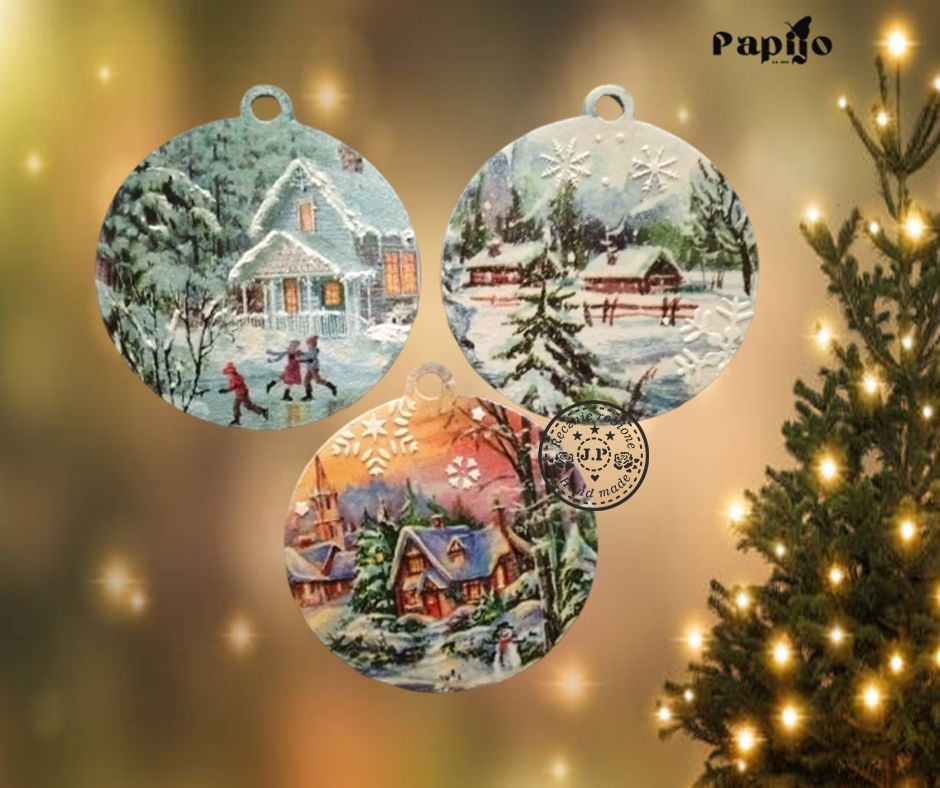 Drewniane zawieszki z domkami