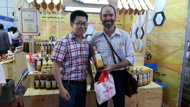Mật ong nguyên chất Cao Nguyên Highlandbee chai 500ml (0.5lít)