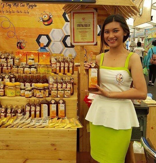 Mật ong nguyên chất Cao Nguyên Highlandbee chai 1000ml (1lít)