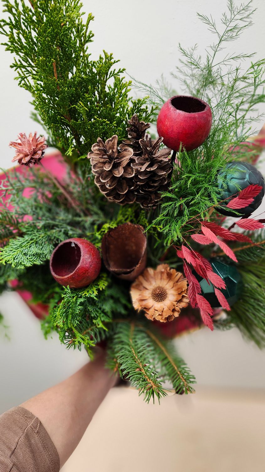 Designer&#39;s Choice Christmas Bouquet