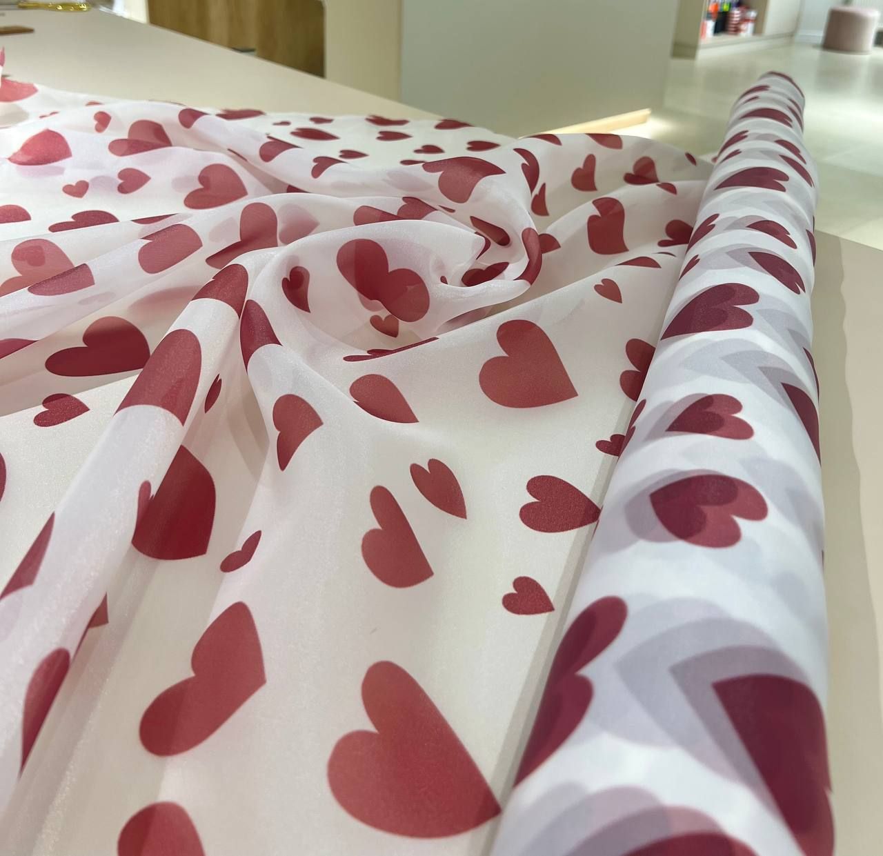 Organza imprimeu tip inimioare