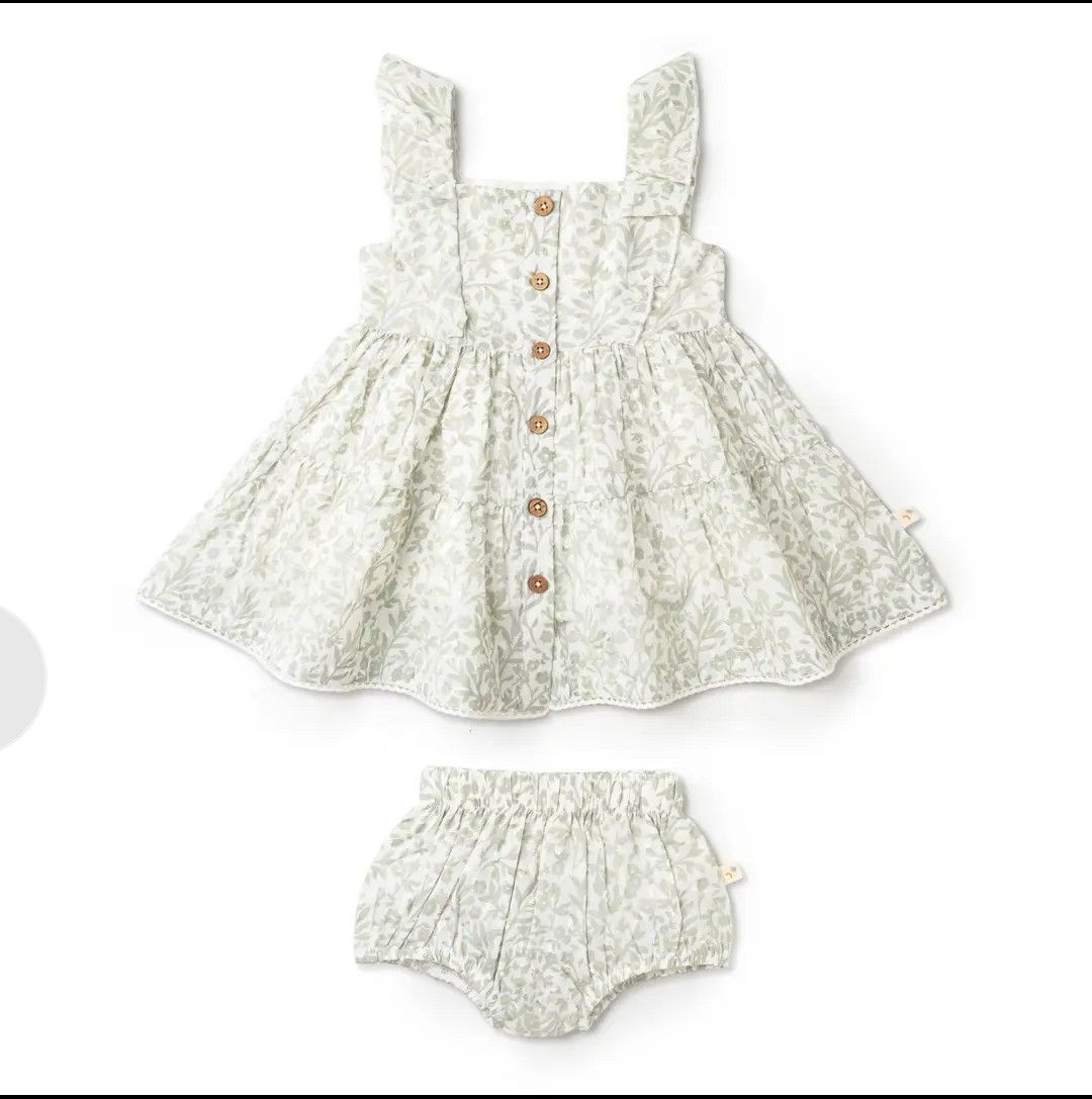 Robe à plusieurs niveaux boutonnée à volants bio-sage floral