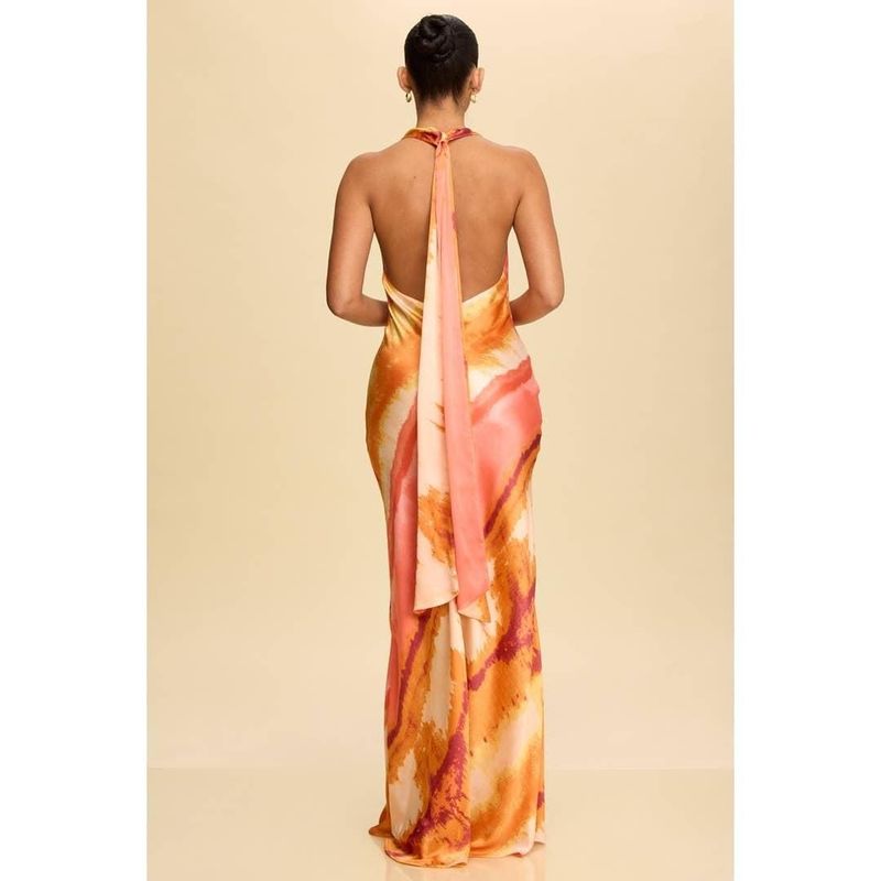 Robe longue en satin à col bénitier tie-dye