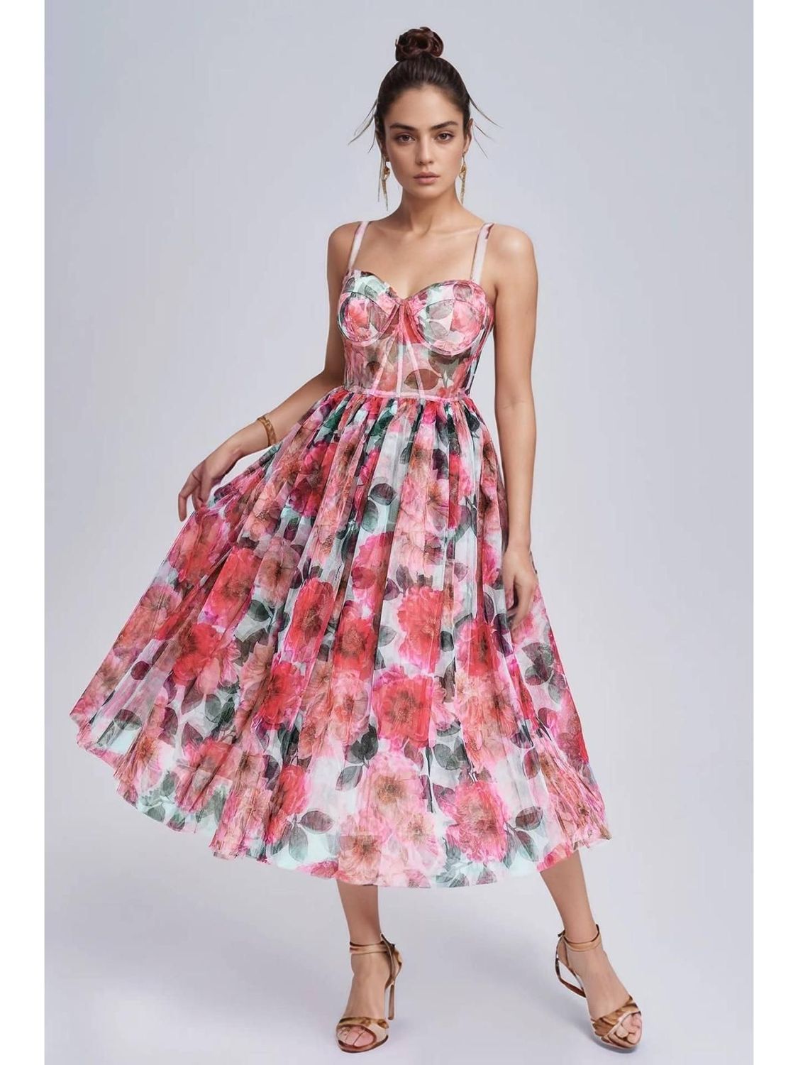 Robe à bretelles en en maille florale évasée