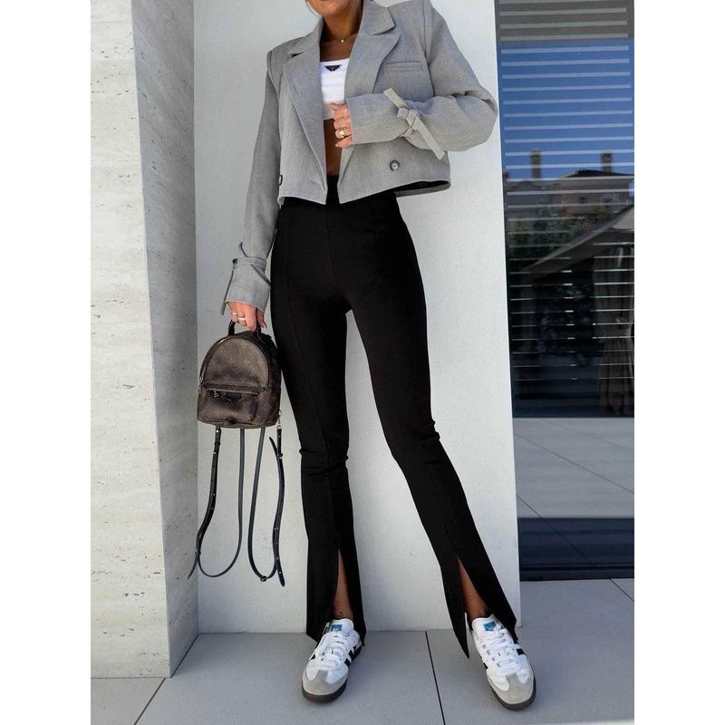 Pantalon flare avec fente devant