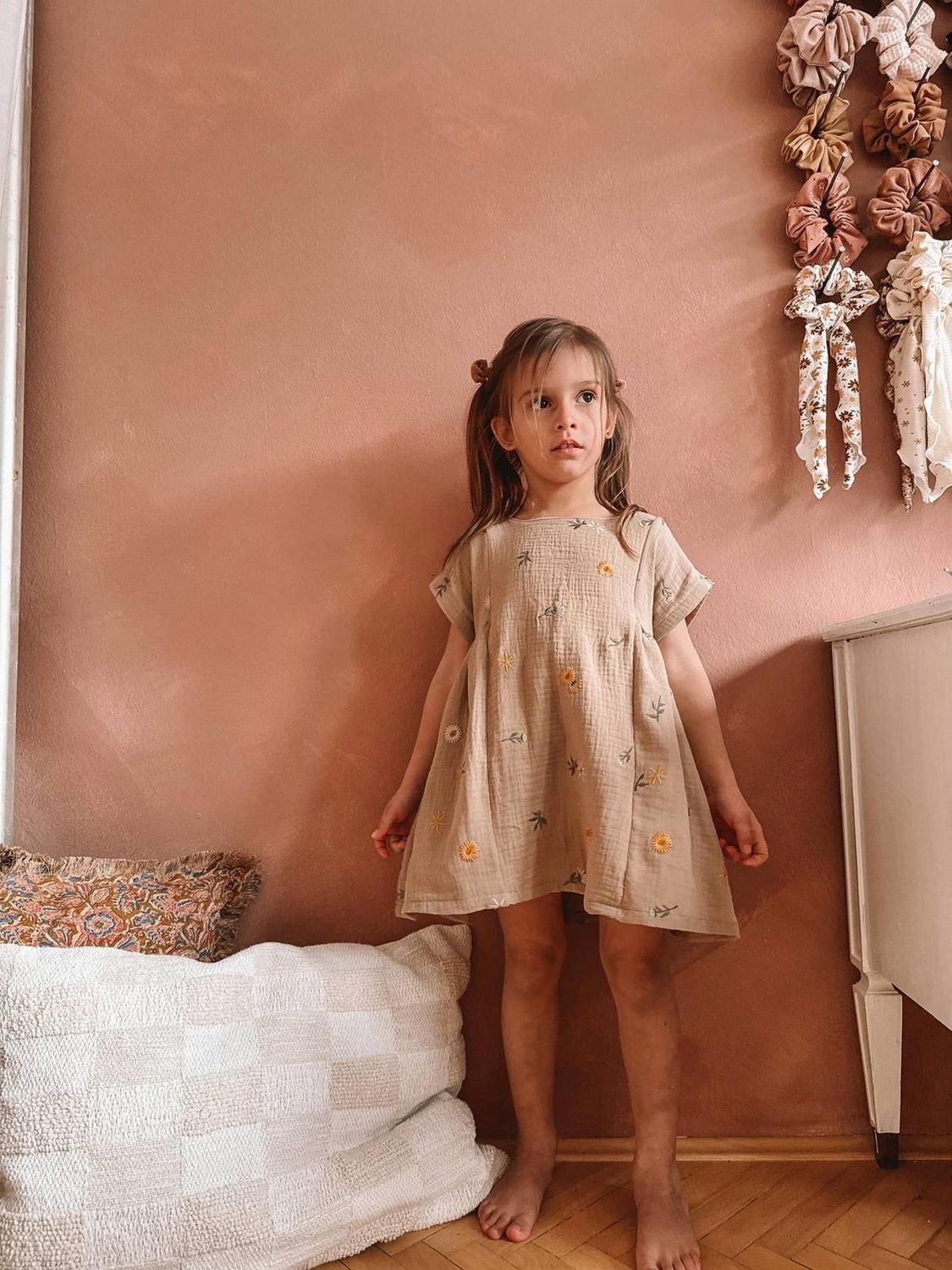 Robe pour bébé Malia/motif floral brodé