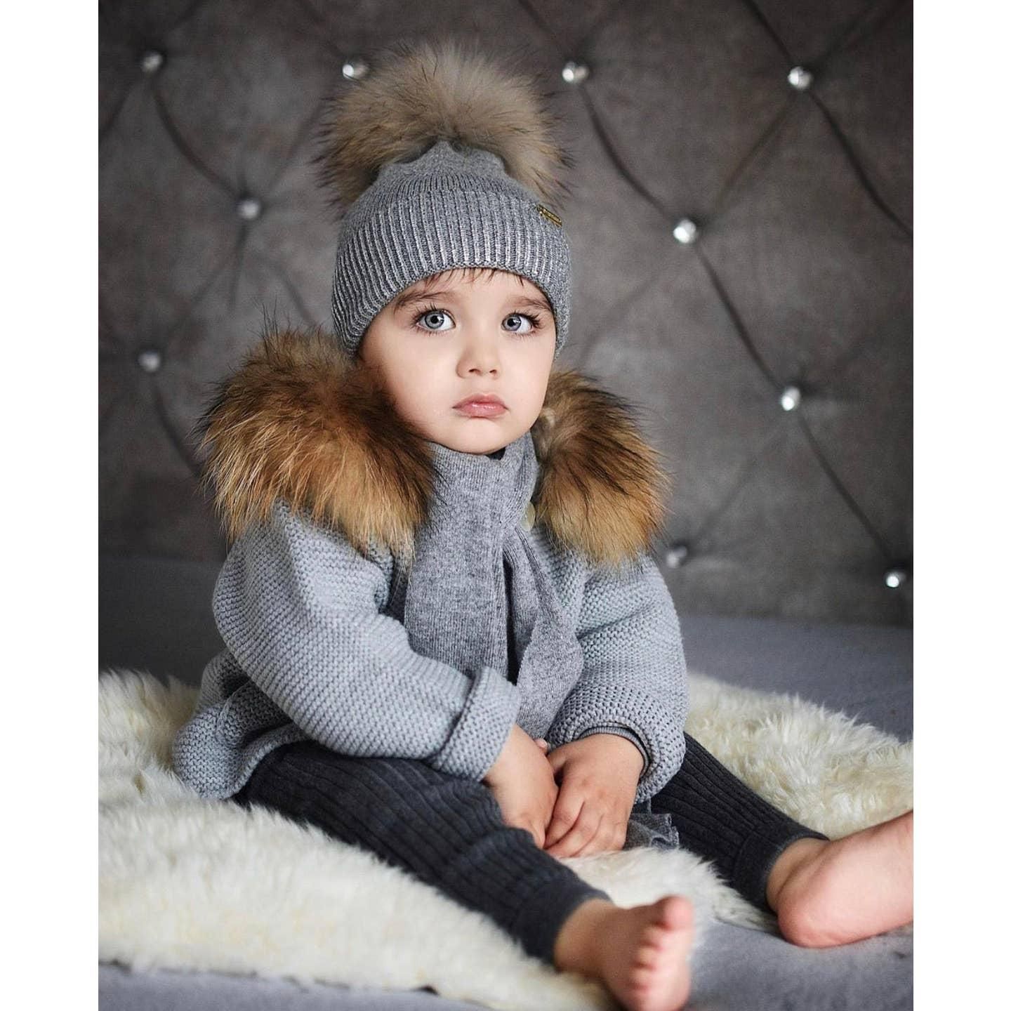 Veste en maille bobble barbies gris acier / capuche naturelle