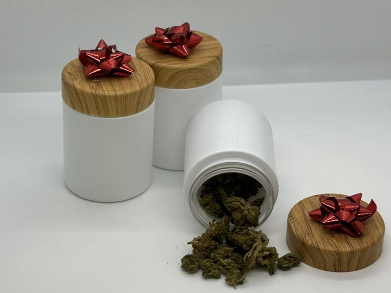 Holiday Special 7g Runtz Smalls + Cannabis Container