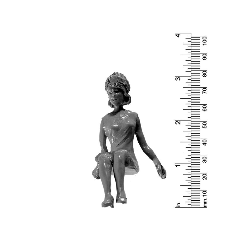 3/4&quot; SCALE FEMALE, SEATED
