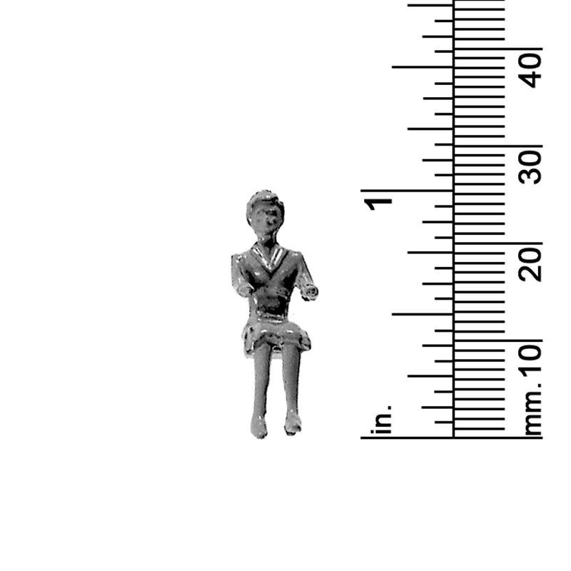 1/4&quot; SCALE SEATED FEMALE