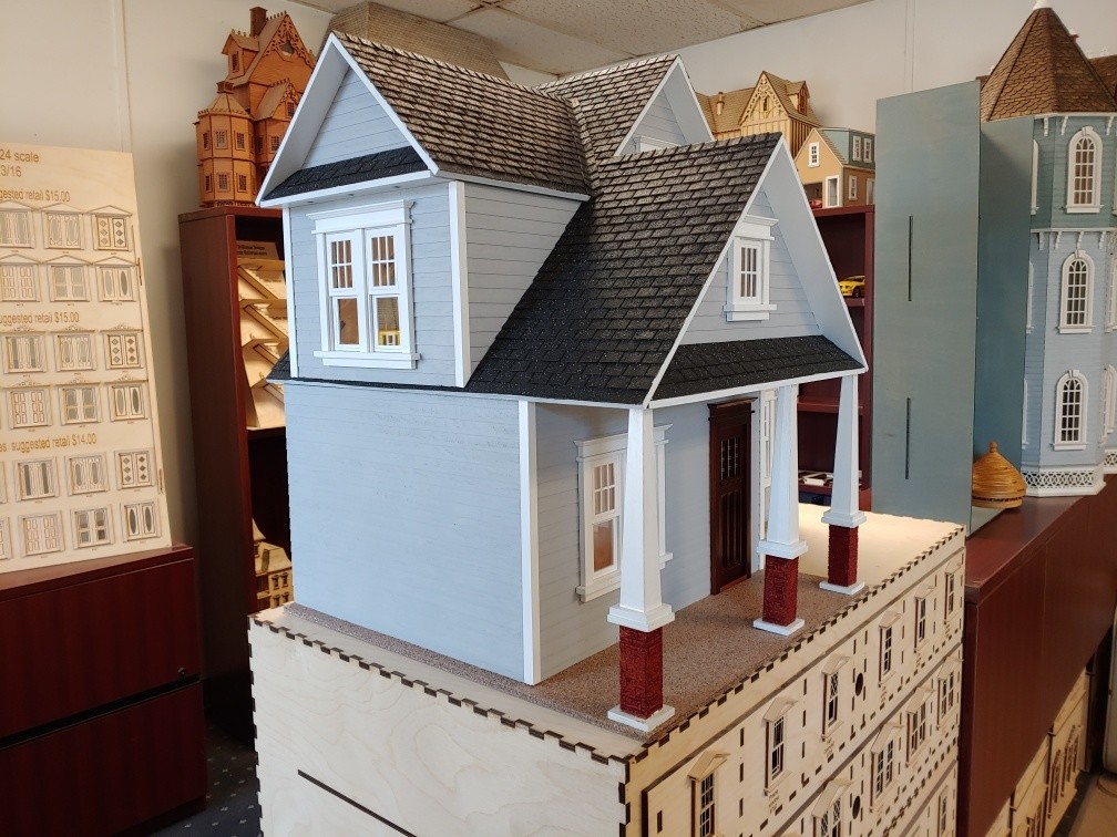 Clarkson Craftsman Cottage Dollhouse 1:12 scale