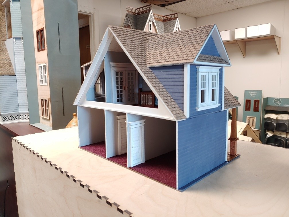 Clarkson Craftsman Cottage Dollhouse 1:24 scale