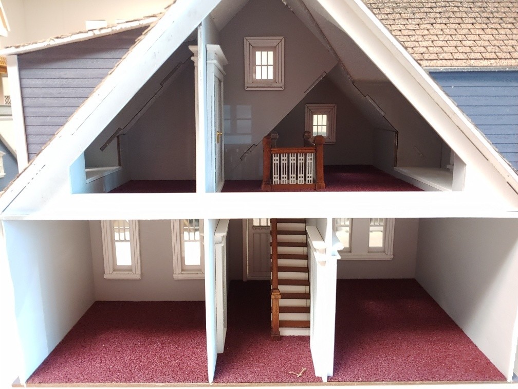 Clarkson Craftsman Cottage Dollhouse 1:24 scale