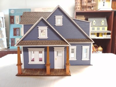 Clarkson Craftsman Cottage Dollhouse 1:24 scale