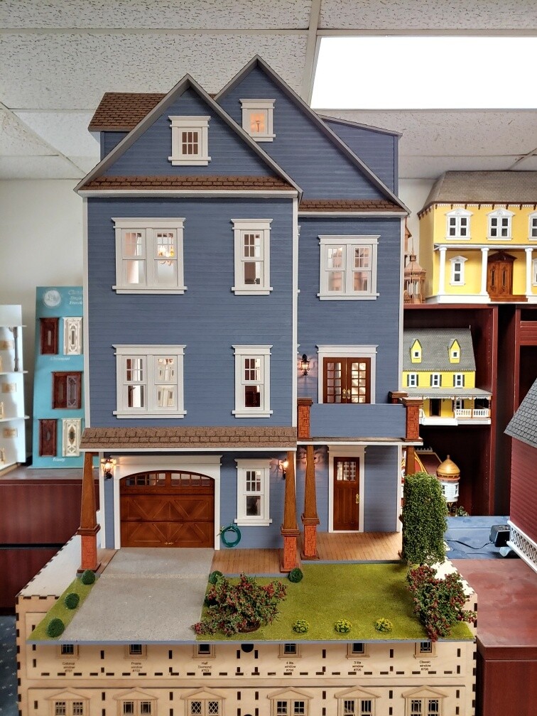 Clarkson Craftsman Mansion 1:12 Dollhouse