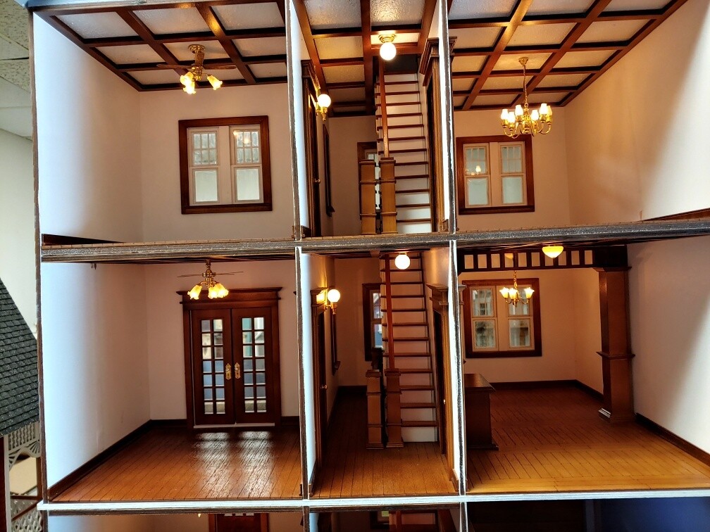 Clarkson Craftsman Mansion 1:12 Dollhouse