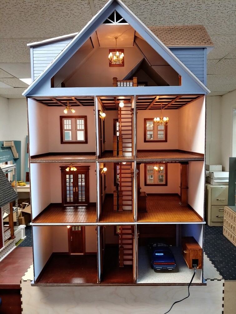 Clarkson Craftsman Mansion 1:12 Dollhouse