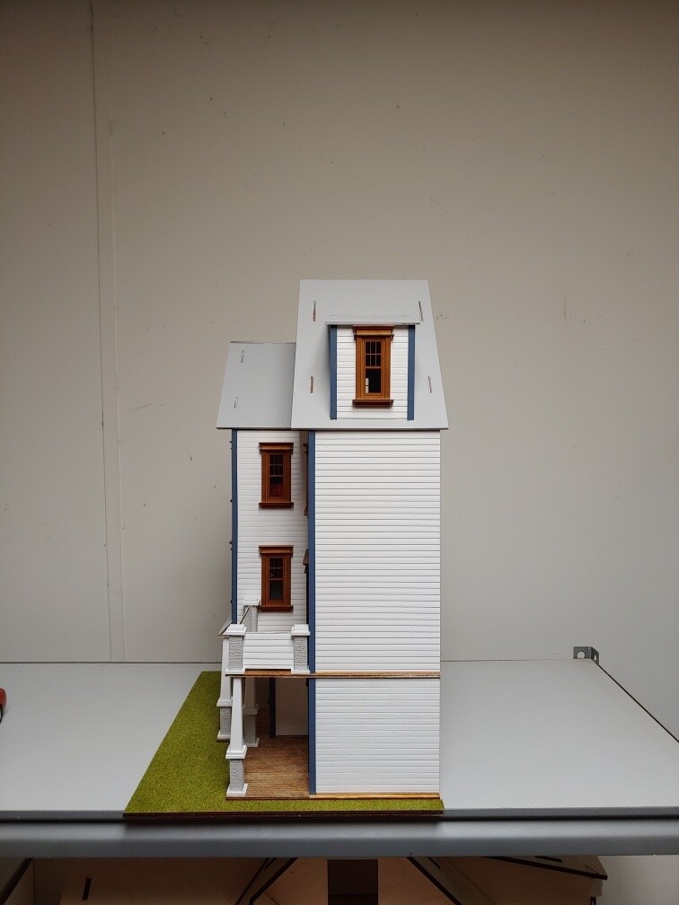 Clarkson Craftsman Mansion 1:24 Dollhouse