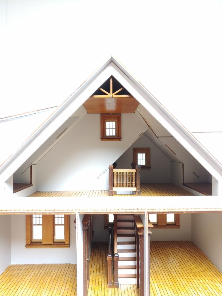 Clarkson Craftsman Mansion 1:24 Dollhouse