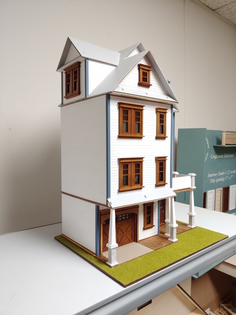 Clarkson Craftsman Mansion 1:24 Dollhouse