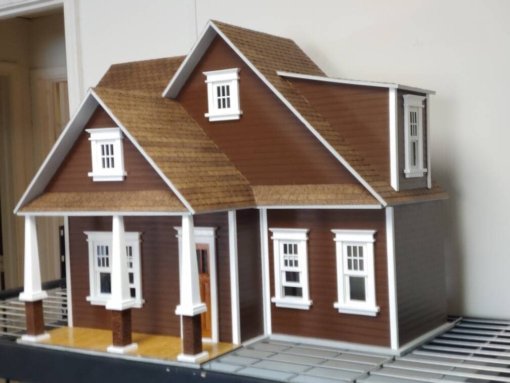 Clarkson Craftsman Cottage Dollhouse 1:12 scale