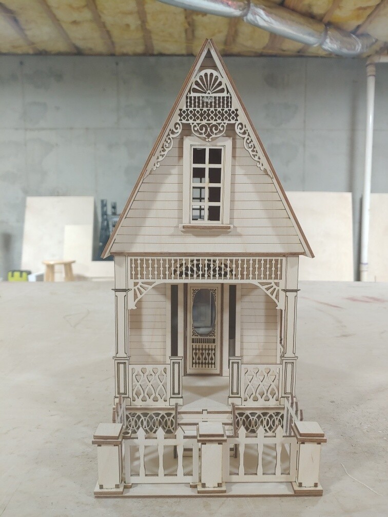 Railroad Victorian Little Ann Cottage 1:24 scale